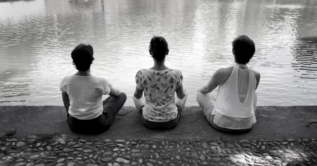 Vos professeures de Sangha Yoga vous attendent pour découvrir une pratique bienveillante et bienfaisante
